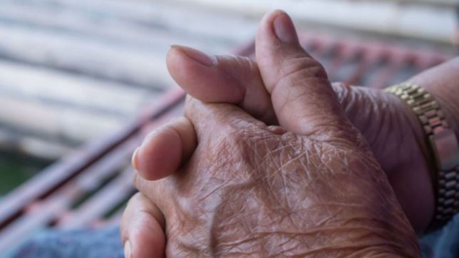 entraron a la casa de una jubilada de la plata, la amenazaron con un cuchillo y le robaron