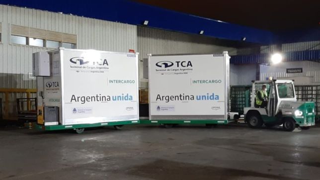 llegan dos cargamentos y se suma un millon de vacunas contra el covid-19 a la campana