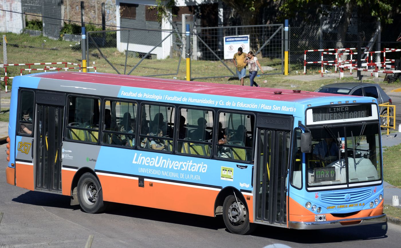 Linea Universitaria UNLP.jpg