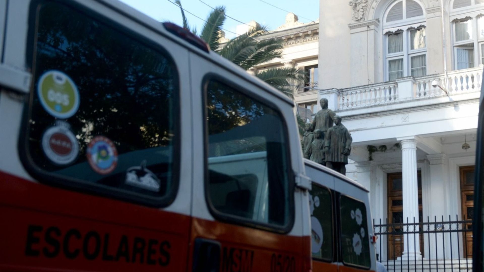 Proponen un cambio clave en la habilitación de transportes escolares en La Plata