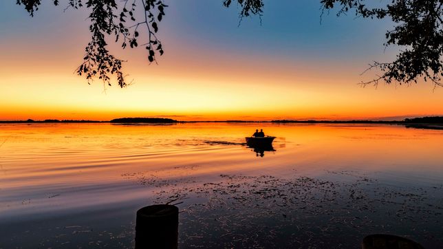 el destino impensado con lagunas y vinedos ideal para hacer turismo rural el fin de semana largo