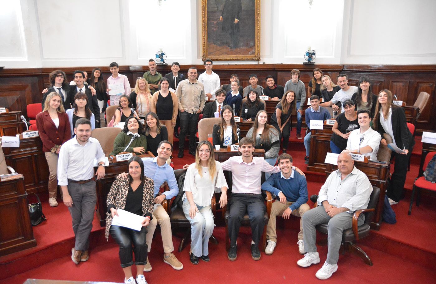 Alumnos de La Plata participaron del Parlamento de la Juventud en el Concejo Deliberante