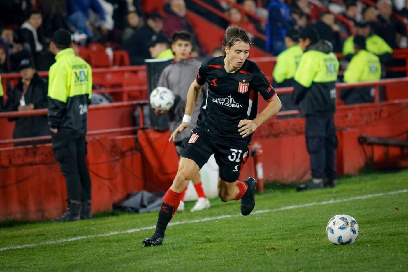 Estudiantes Huracán Román Gómez.png