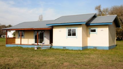 La Provincia comprará las casas de madera que produce la UNLP