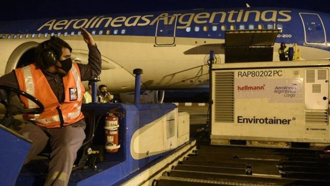 llego el vuelo con casi 800 mil vacunas de sinopharm para segundas dosis
