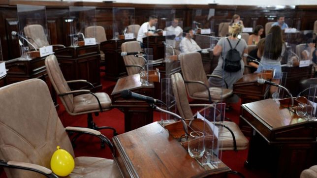 no hubo quorum y se cayo la sesion en la que la oposicion pedia interpelar a garro