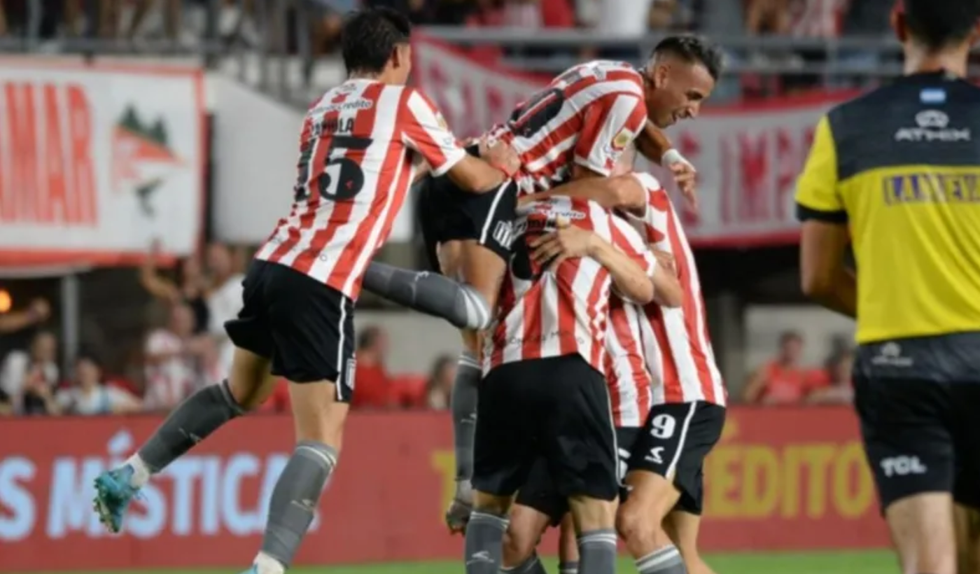 Estudiantes volvió a ganar ante Huracán, el primer rival de Eduardo Domínguez