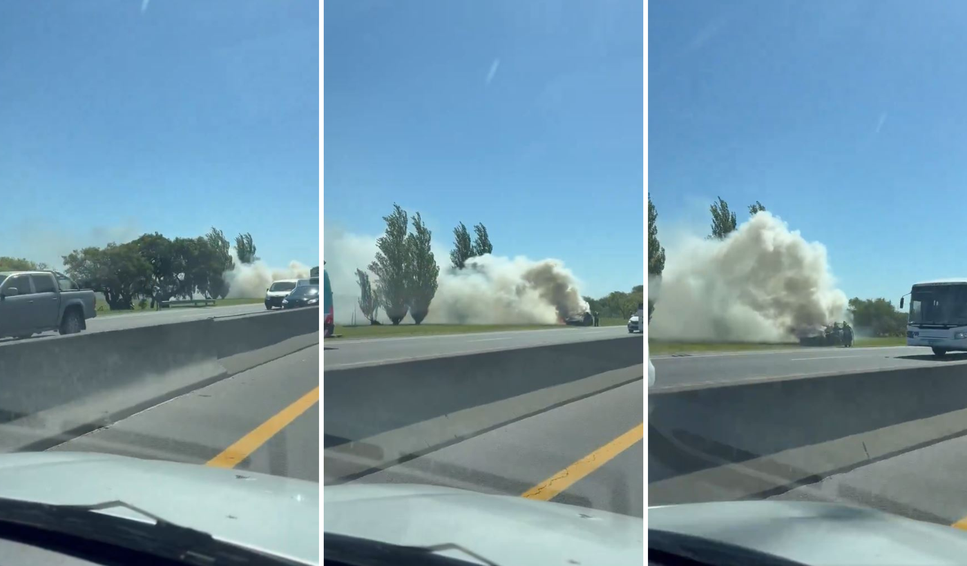 Auto incendiado en la Autopista La Plata - Buenos Aires.png