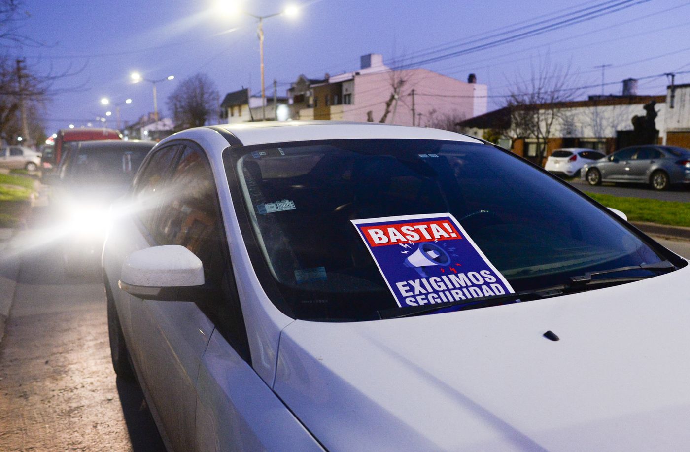 Caravana alarmazo Los Hornos (3).jpeg