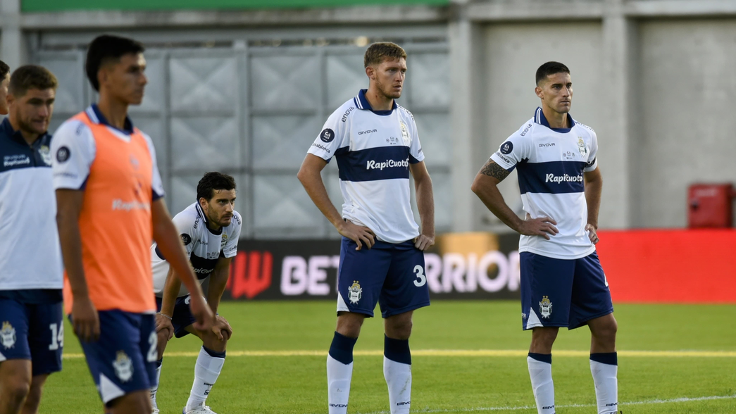 Gimnasia se despidió de la Copa Argentina tras perder por penales con Central Córdoba de Rosario