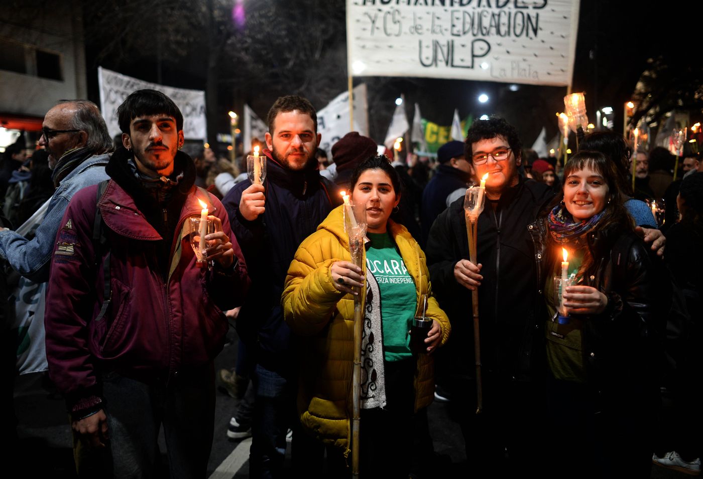 El miércoles habrá una nueva marcha de antorchas en La Plata y para el jueves se decretó un paro universitario a nivel nacional.