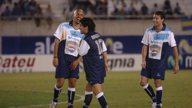 la noche magica en la plata que junto a maradona, messi, veron, simeone, scaloni, troglio, riquelme y mas estrellas