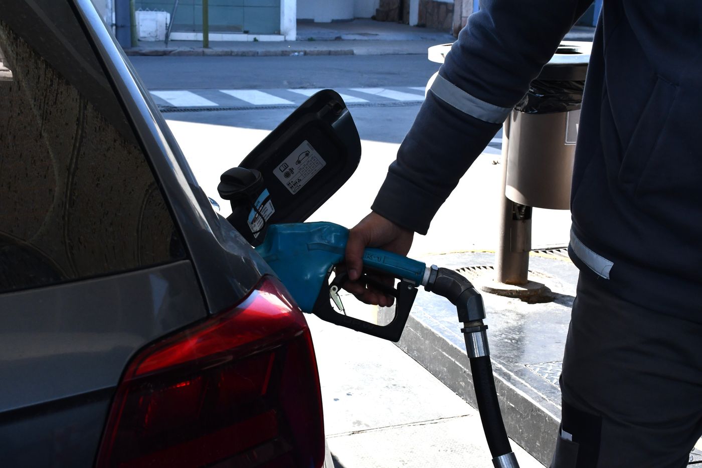 Surtidores combustibles YPF (5).jpg