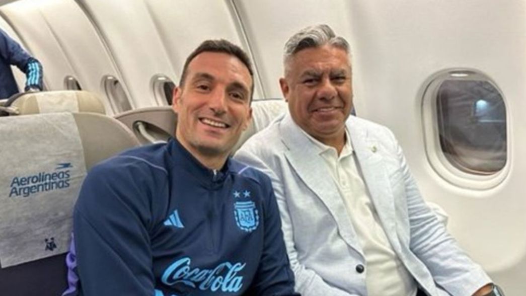Scaloni, Tapia y la delegación argentina partieron rumbo a Qatar