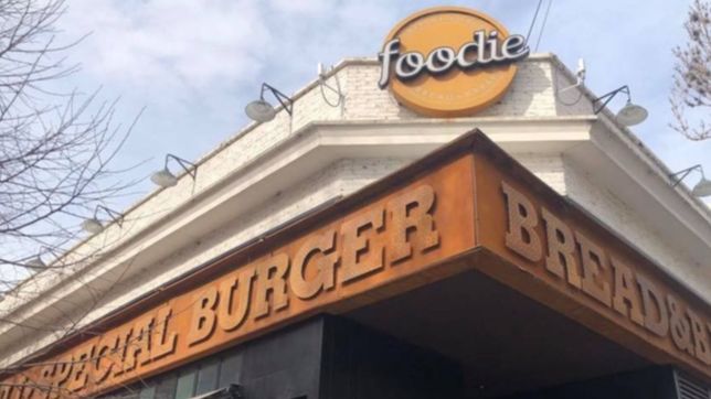 tragos, hamburguesas y show musicales, asi sera el festejo del aniversario de foodie