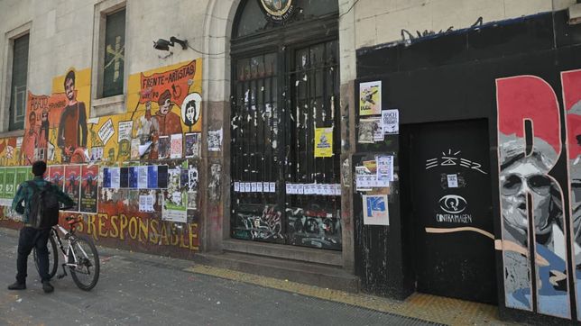 armas y referencias al diablo: ¿que se sabe del grupo neonazi que obligo a evacuar la facultad de artes?