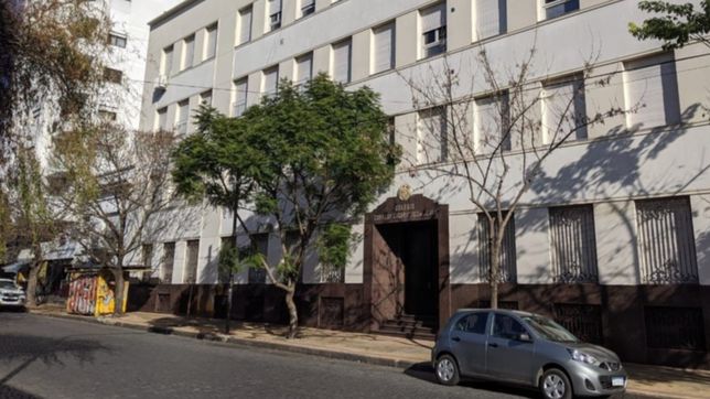 confirmaron un brote de covid en el eucaristico de la plata y suspendieron las clases