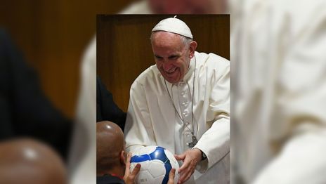 El papa Francisco, Juan Sebastián Verón y la pelota: la sentida despedida de Estudiantes