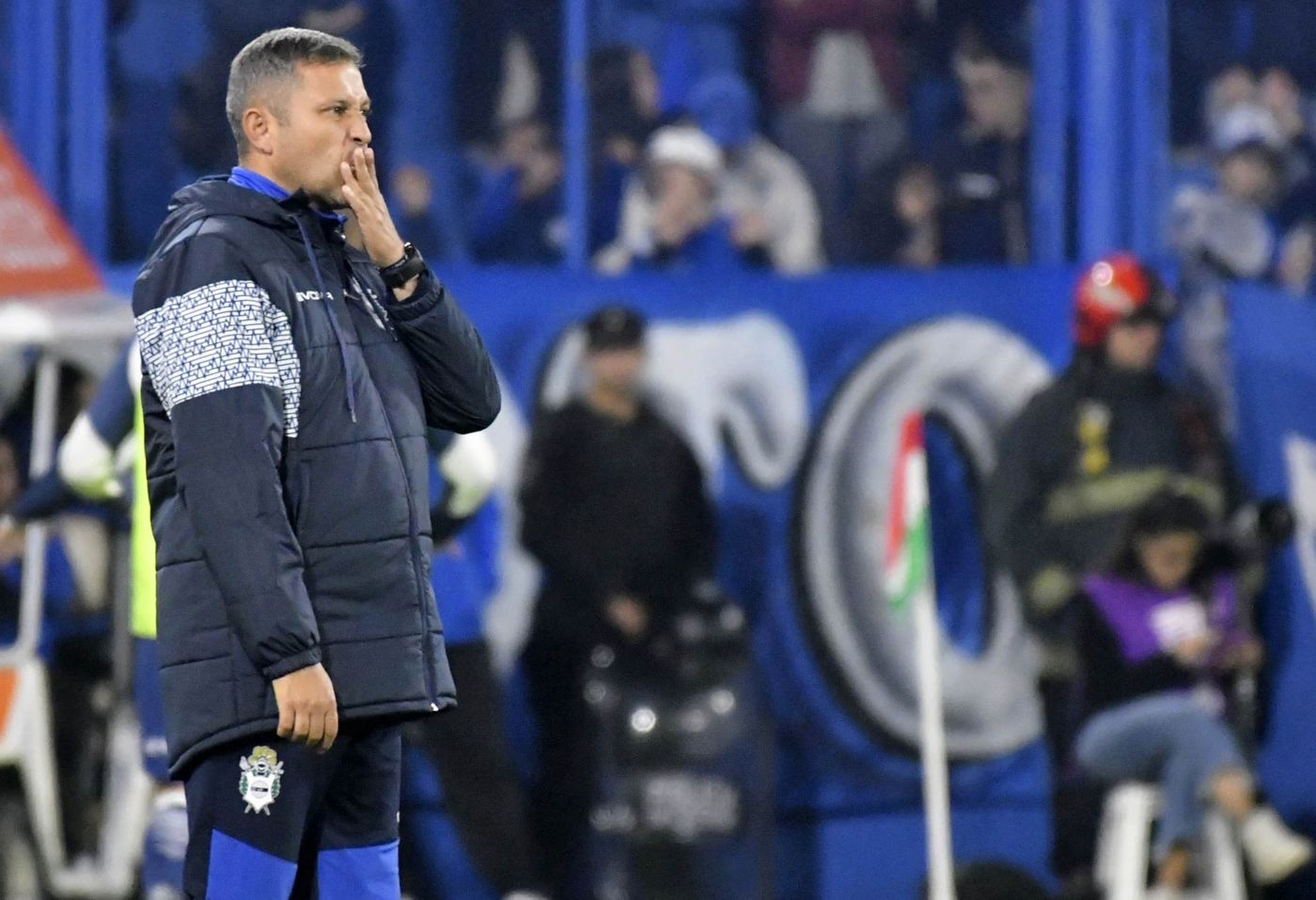 Gimnasia Vélez Diego Flores.jpg