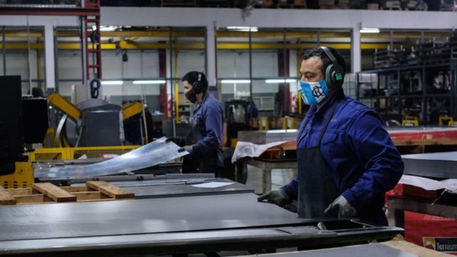 oficializaron la prorroga de la prohibicion de suspensiones y despidos