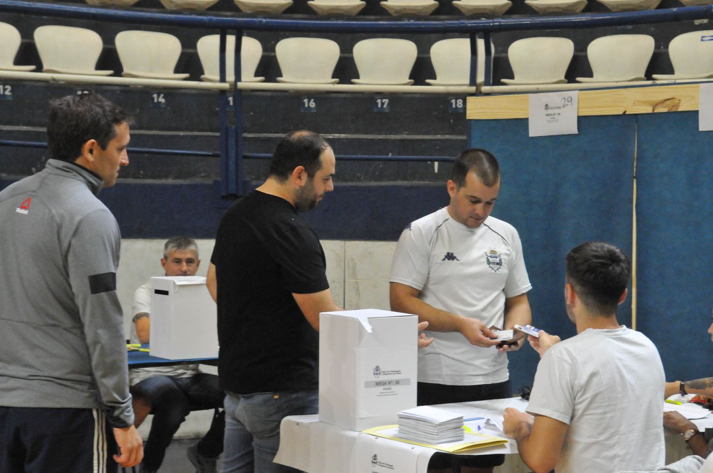 Elecciones en Gimnasia (9)