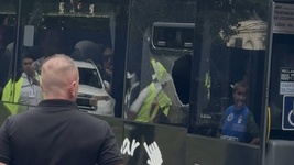 el fuerte descargo del chofer del micro de estudiantes que recibio un piedrazo en la llegada al bosque el fuerte descargo del chofer del micro de estudiantes que recibio un piedrazo en la llegada al bosque