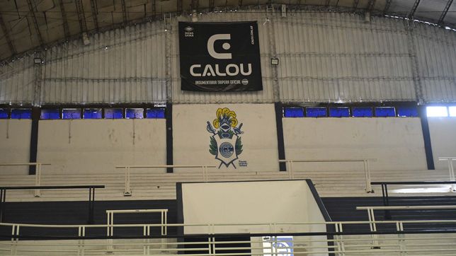 gimnasia organiza una clinica de basquet con gonzalo garcia en el polideportivo victor nethol