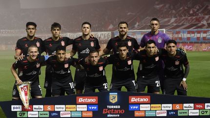 Un titular indiscutido de Estudiantes arrastra una molestia y será probado antes del partido con Huracán