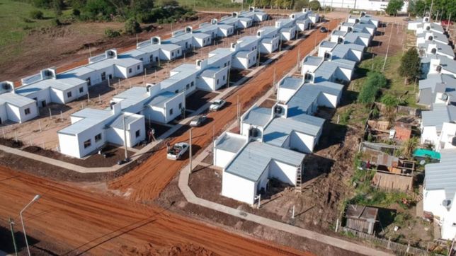 programa reconstruir: se entregaron 64 viviendas en entre rios