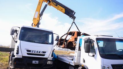 Retiran 45 autos abandonados en la calle y avanzan con operativos en 330 puntos más