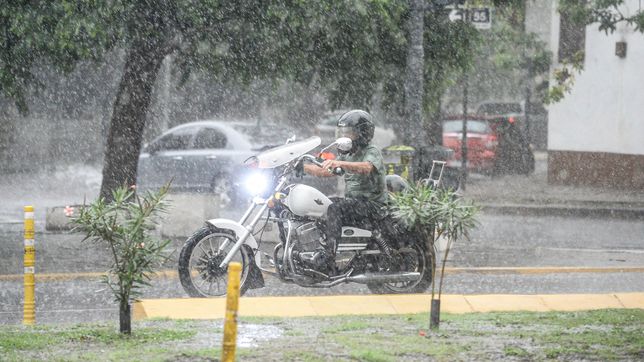 la plata y la region, en alerta naranja por fuertes tormentas