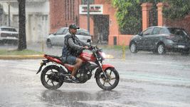 la plata esta bajo alerta amarillo por fuertes tormentas y rafagas de viento