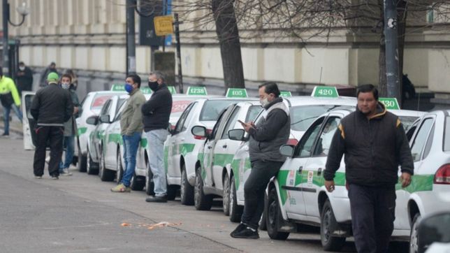 buscan prorrogar por dos anos el cambio de 4.000 taxis, remises y transportes escolares