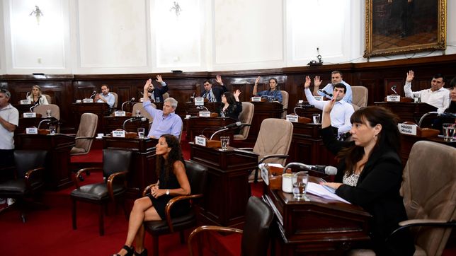 por unanimidad, el concejo rechazo los incidentes entre barras en el hospital de gonnet