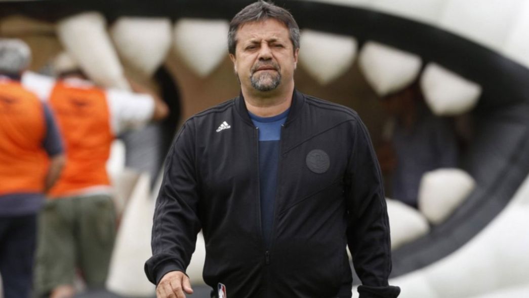 Caruso Lombardi apuntó contra Gimnasia: “A Maradona no hay que usarlo para hacer plata