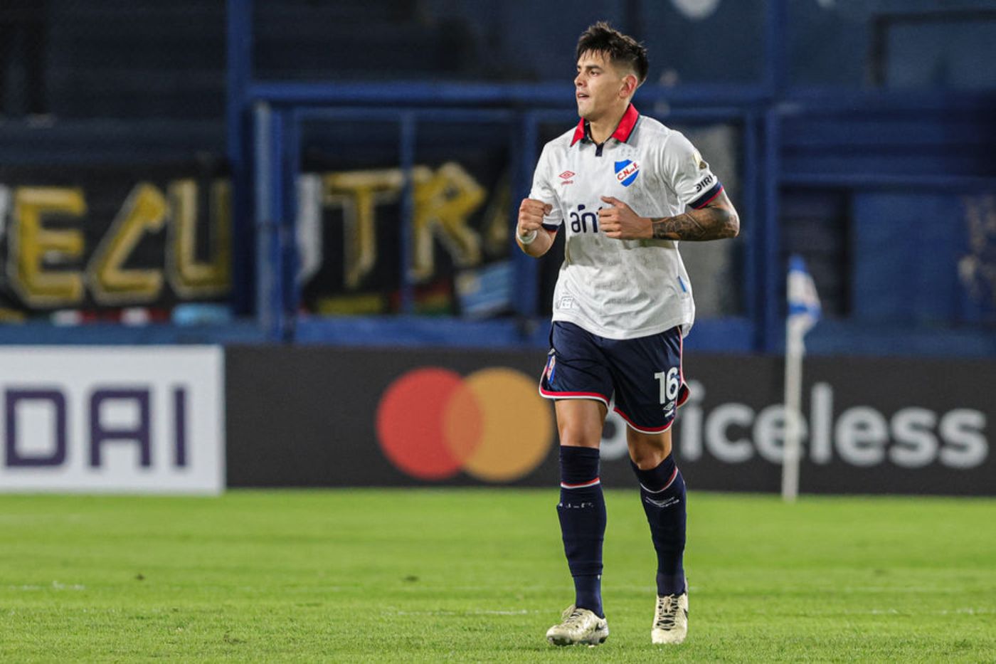 Alexis Castro quedó a un paso de ser nuevo jugador de Estudiantes