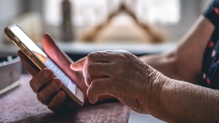Engañan a una jubilada a través de una publicidad de Instagram para robarle