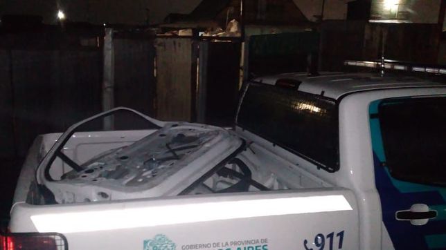 desbaratan un desarmadero ilegal en la megatoma de los hornos
