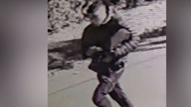 entro a una casa de city bell, amenazo a dos nenas y les robo hasta la mochila del colegio