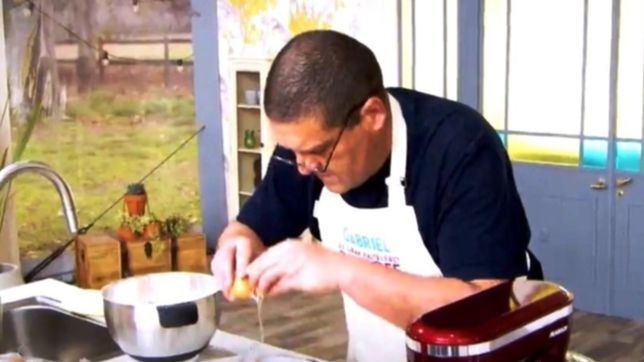 el taxista de berisso que compite en bake off y suena con abrir una casa de te