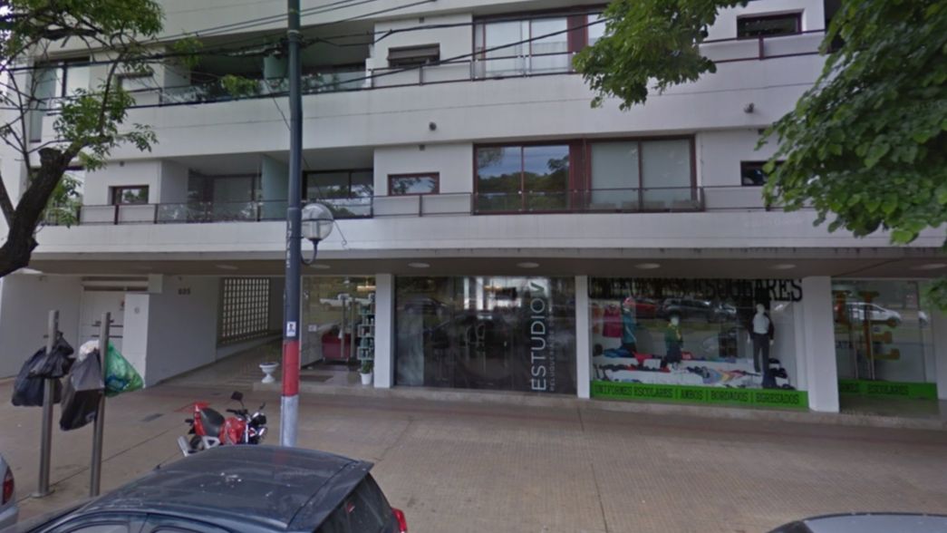 Golpeó salvajemente a una mujer y se encerró en un departamento frente a Parque Saavedra