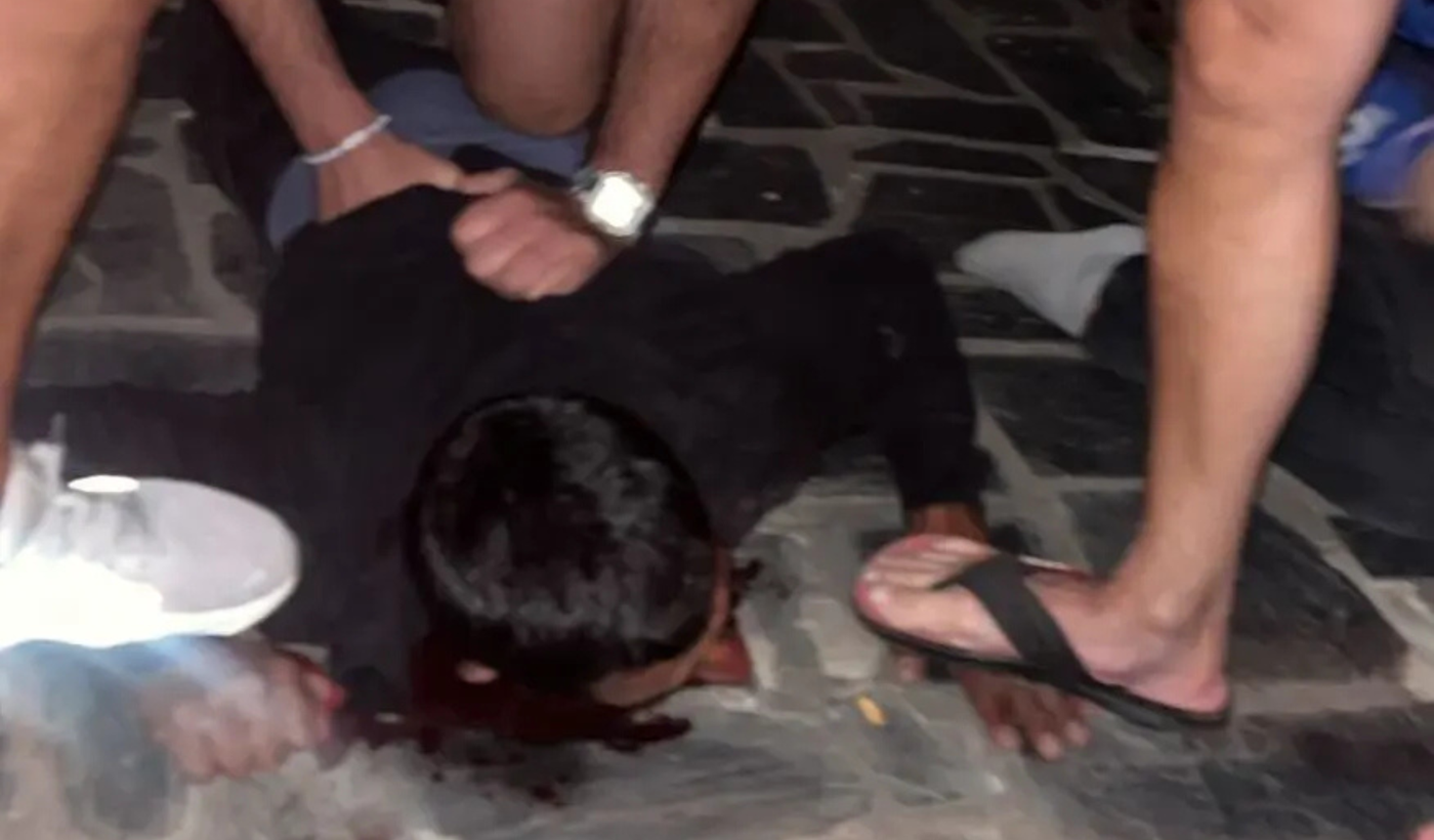 Los vecinos de la casa de 138 entre 33 y 34 capturaron al ladrón que había querido robar. Los vecinos de la casa de 138 entre 33 y 34 capturaron al ladrón que había querido robar.