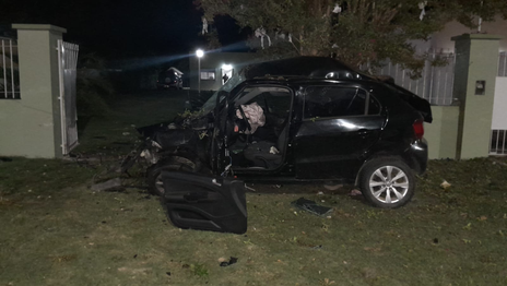 Un joven de 26 años murió tras despistar y chocar contra un paredón Un joven de 26 años murió tras despistar y chocar contra un paredón