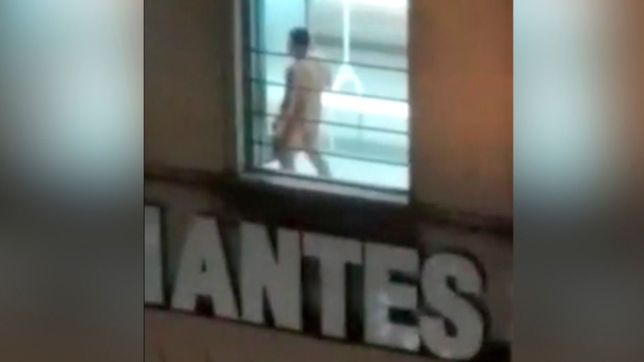 identificaron al hombre que se exhibio desnudo en la sede de estudiantes