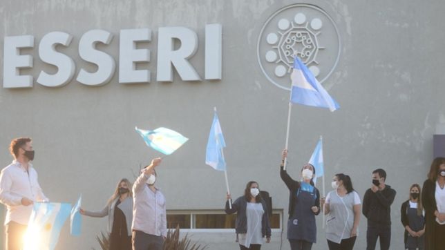 el colegio esseri arranco la semana con un abrazo simbolico pero sin clases presenciales