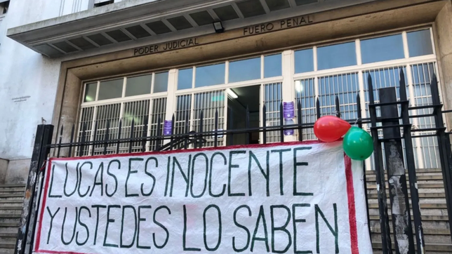 la comision por la libertad de lucas puig exige una sancion contra cinco jueces que lo condenaron