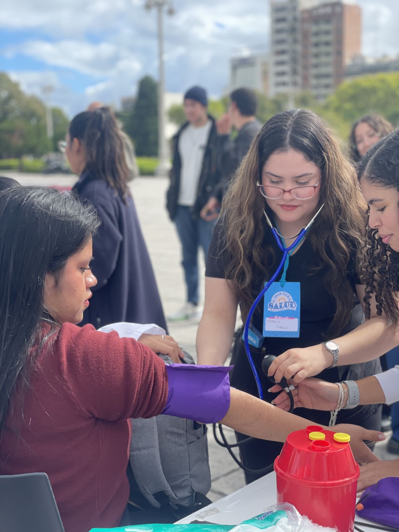 Jornada de vacunación test de VIH y RCP en La Plata (7)