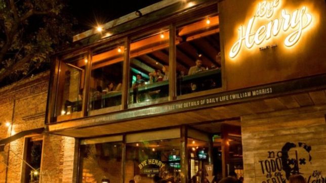 tres conocidos bares del centro de la plata buscan mozos y personal de cocina