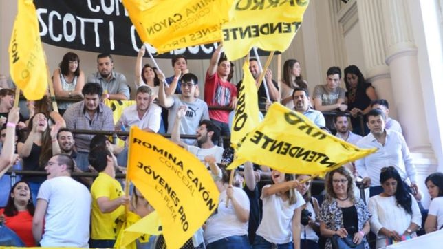 video: los hits de hinchada de garro contra florencia saintout