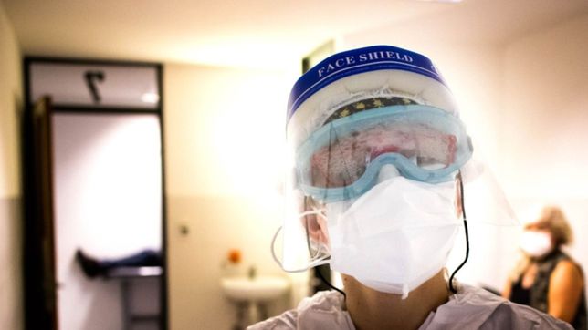 confirman 1.837 contagios y 61 muertes por covid en argentina